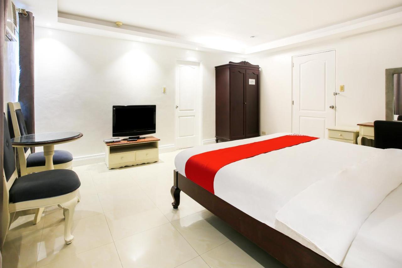 Hotel Euroasia By Bluebookers Angeles Exterior photo