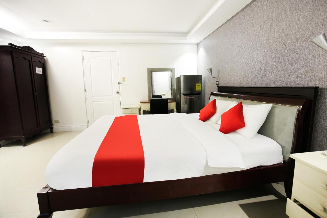 Hotel Euroasia By Bluebookers Angeles Exterior photo