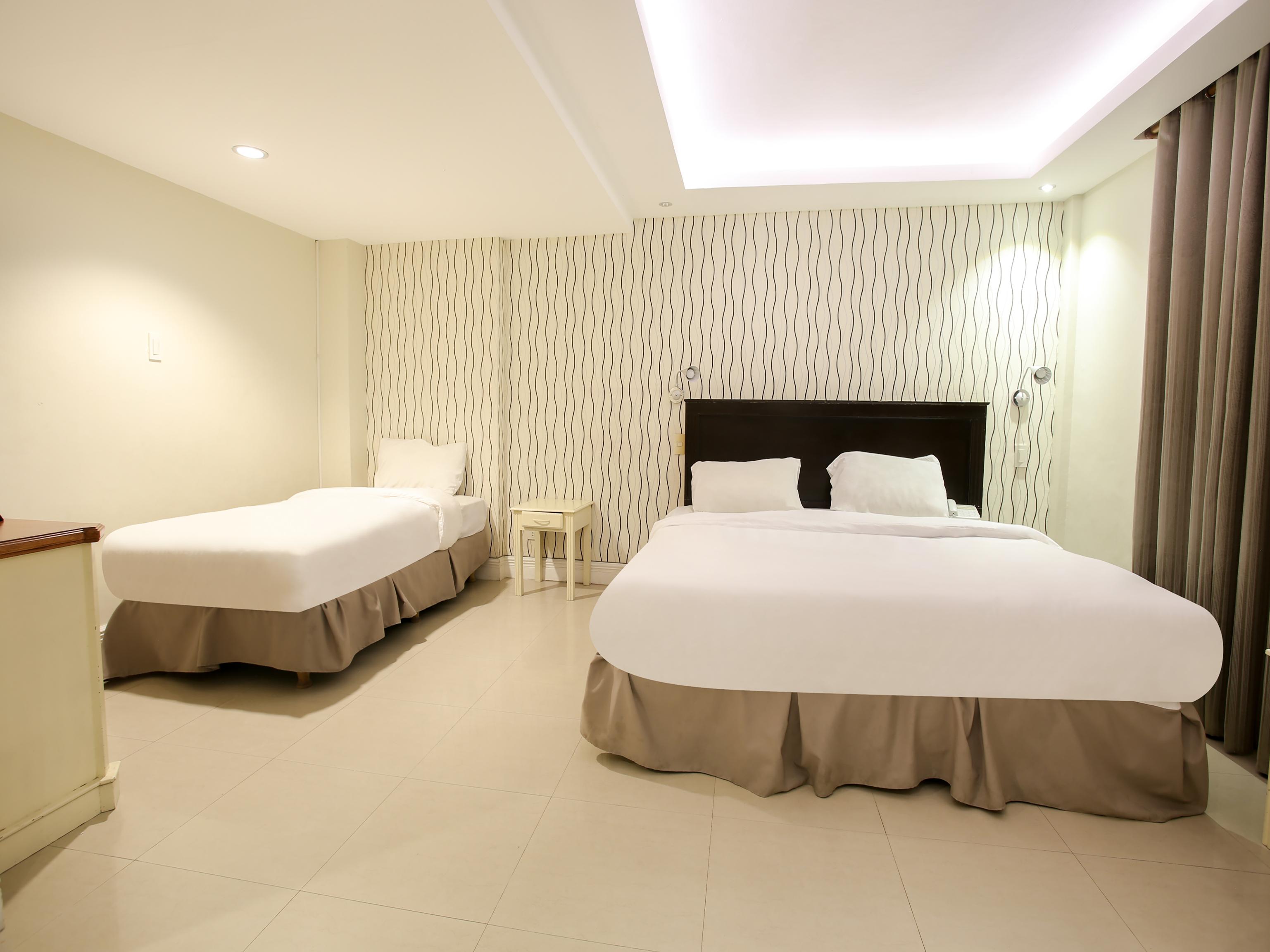 Hotel Euroasia By Bluebookers Angeles Exterior photo