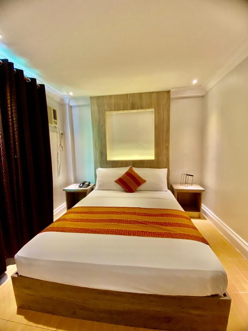 Hotel Euroasia By Bluebookers Angeles Exterior photo