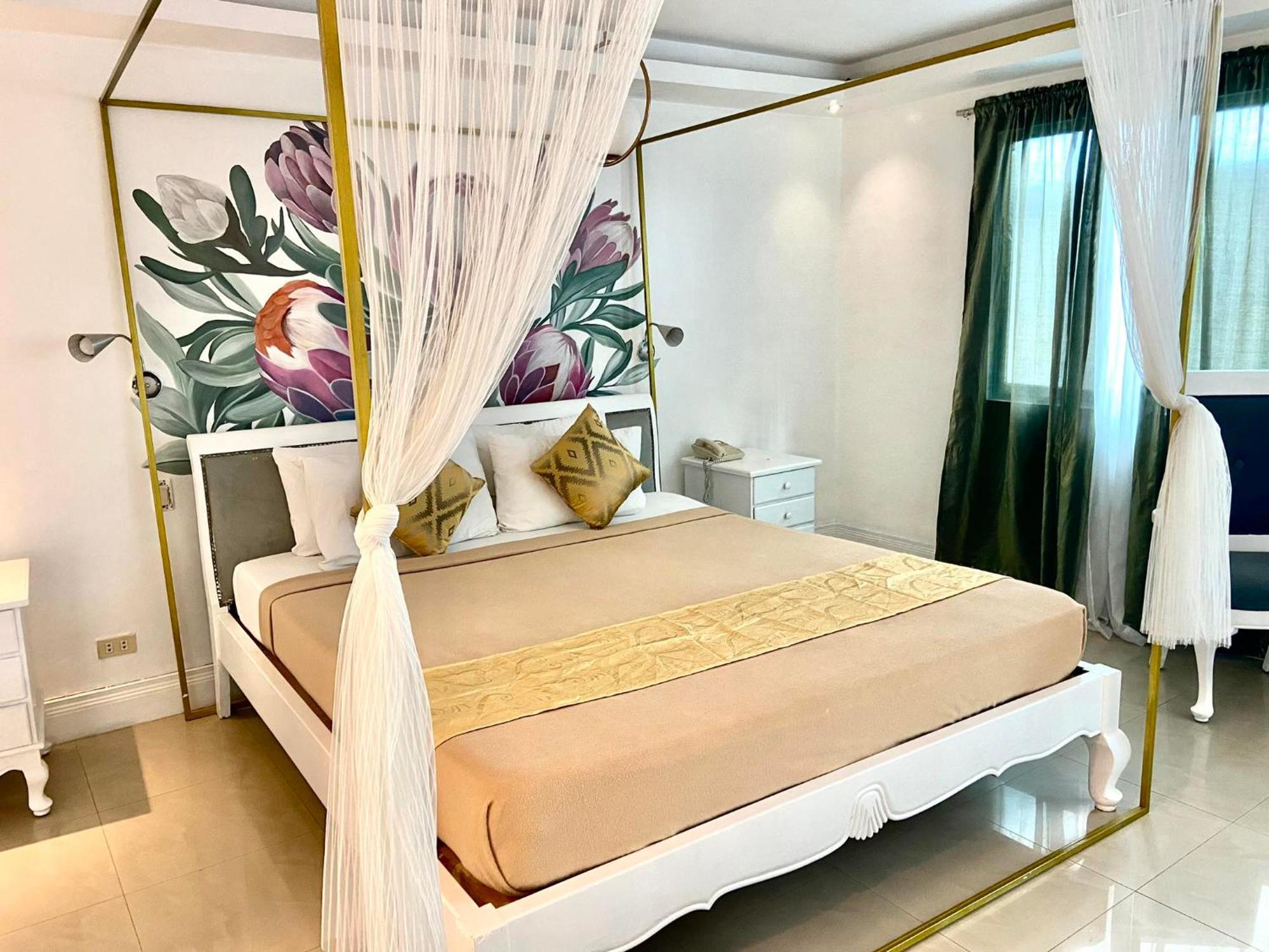 Hotel Euroasia By Bluebookers Angeles Exterior photo
