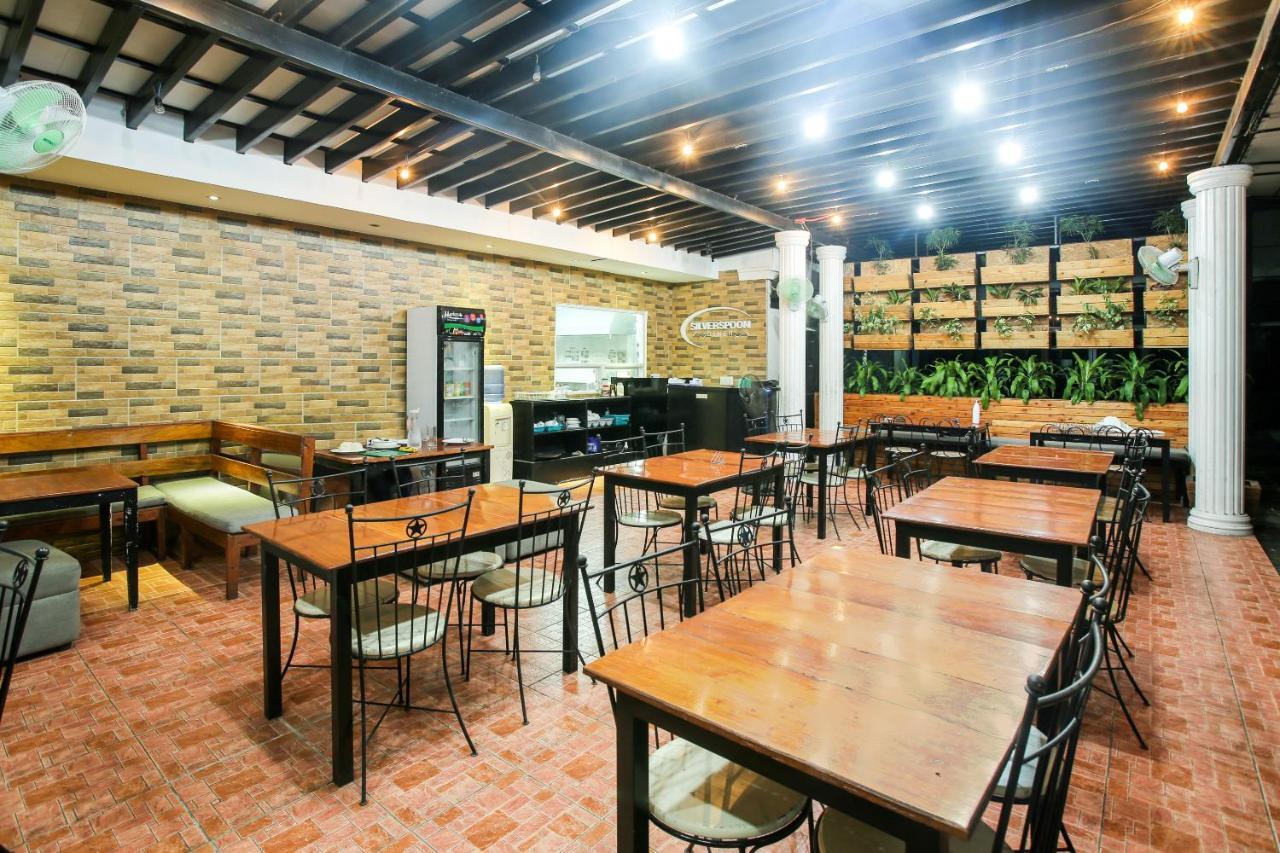 Hotel Euroasia By Bluebookers Angeles Exterior photo